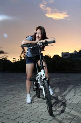 haruka sepedaan dari jakarta ke surabaya